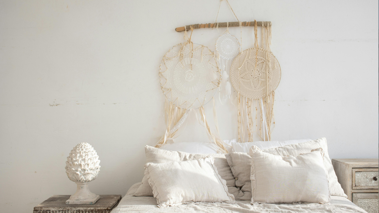 white wicker patio furniture