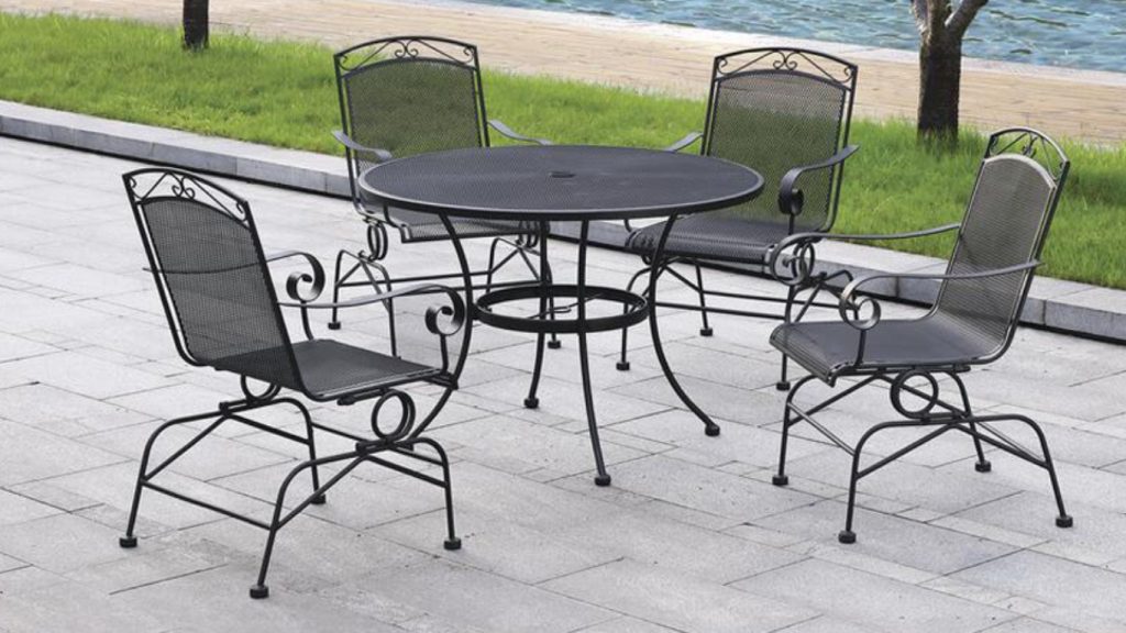 %Focus keyword% Rod iron patio furniture
