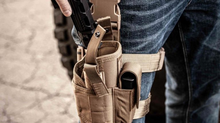 soft drop leg holster with light