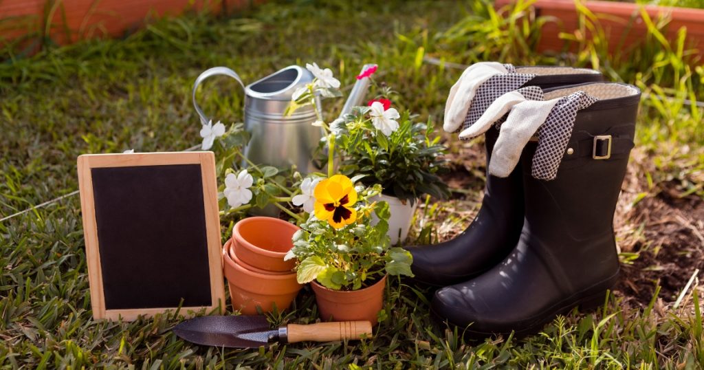 %Focus keyword% Essential gardening tools for beginners