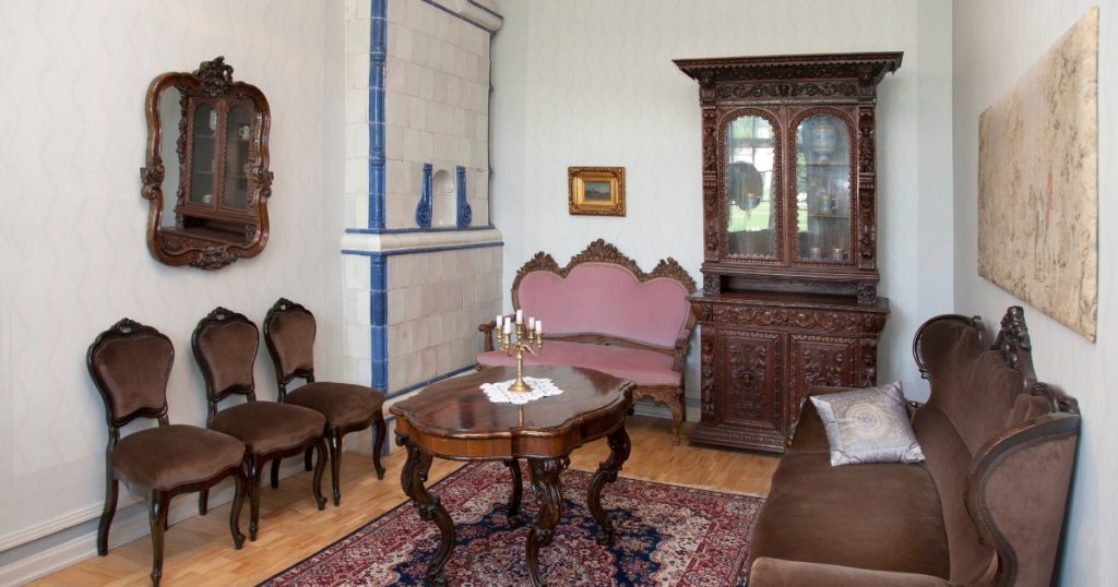 %Focus keyword% catherine the great furniture