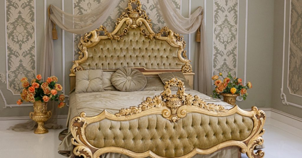 %Focus keyword% catherine the great furniture