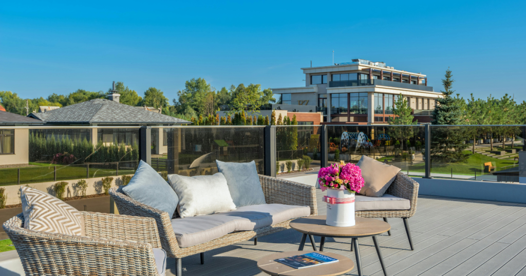 %Focus keyword% Balcony furniture with umbrella
